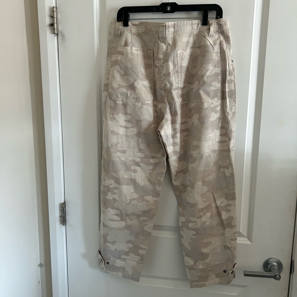 Sundance Cream and Tan Everyday Pants with Logo Tag - Picture 6 of 12